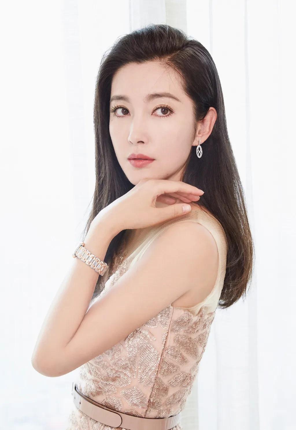 哪位女明星是单身_现代优秀女性单身原因_35岁以上未婚女星名单