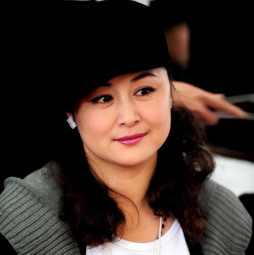 赵本山胸最大的女明星_赵本山最美女_赵本山女星