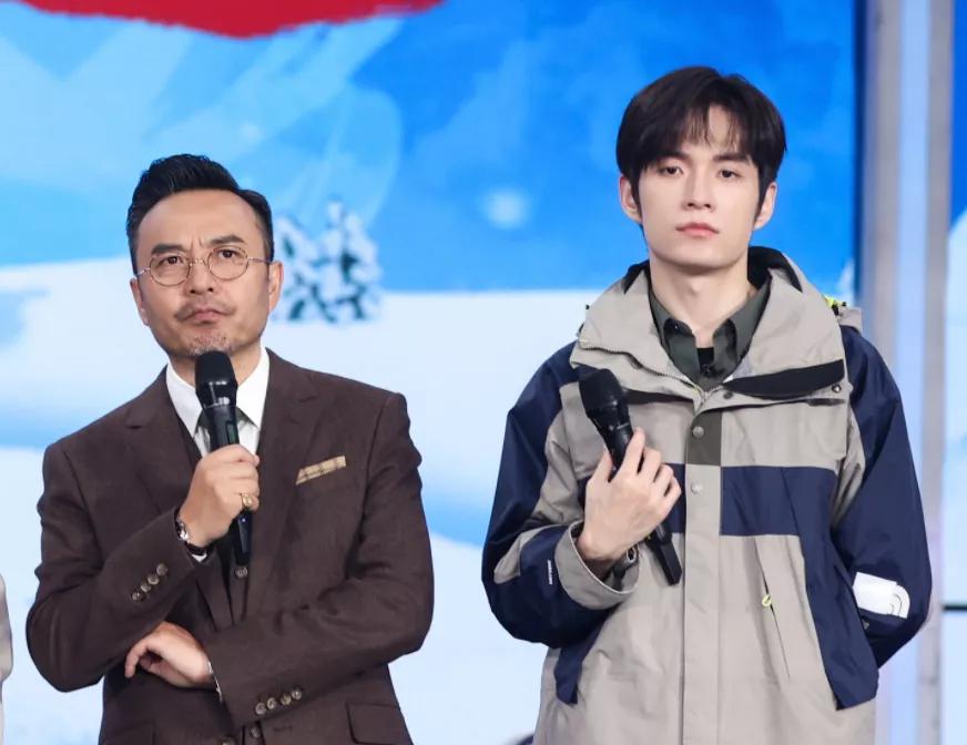 娱乐圈媒体红黑榜2021_那些有黑料的明星视频在线观看网站,_明星记者关系分析