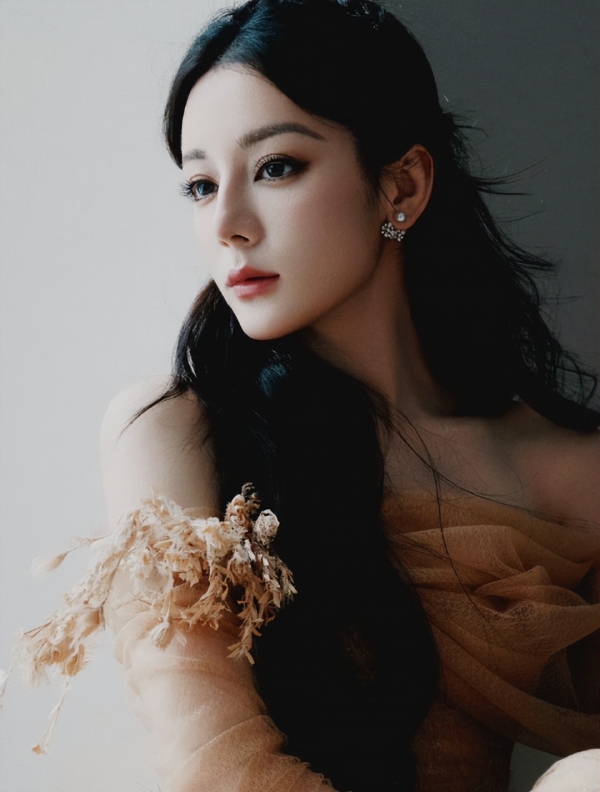 33岁迪丽热巴生病现状_内娱女明星健康问题_明星热点迪丽热巴,